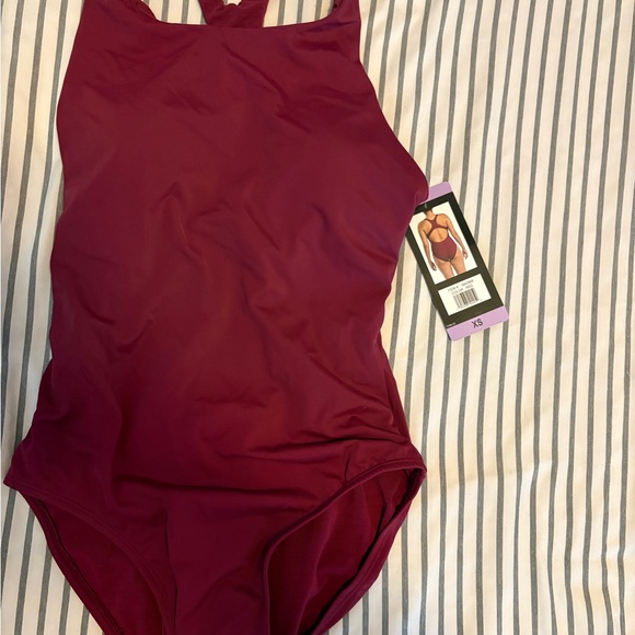 TYR Women's One Piece Swimsuit - Burgundy - Picture 1 of 1